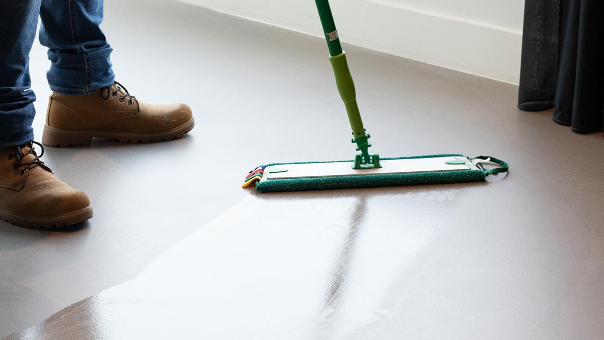 Effectieve stappen voor het reinigen gietvloer